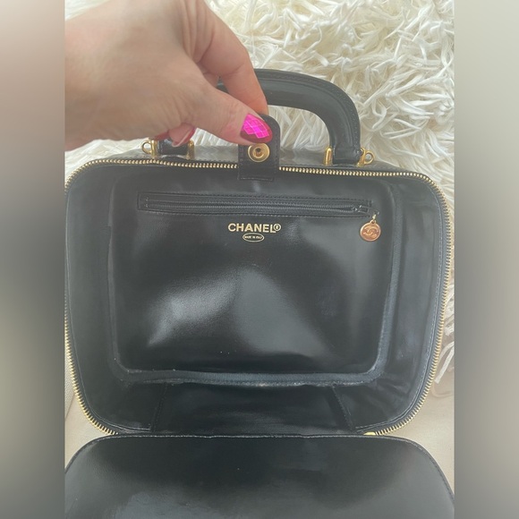 Chanel ⭐️Vintage Patent Leather Vanity Case Crossbody Shoulder Bag⭐️W/card & COA - Picture 8 of 16